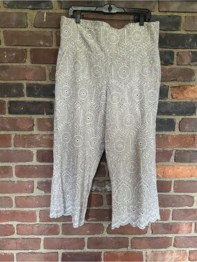 Sundance Menara culottes made from a linen/cotton eyelet embroidery 36 X 23